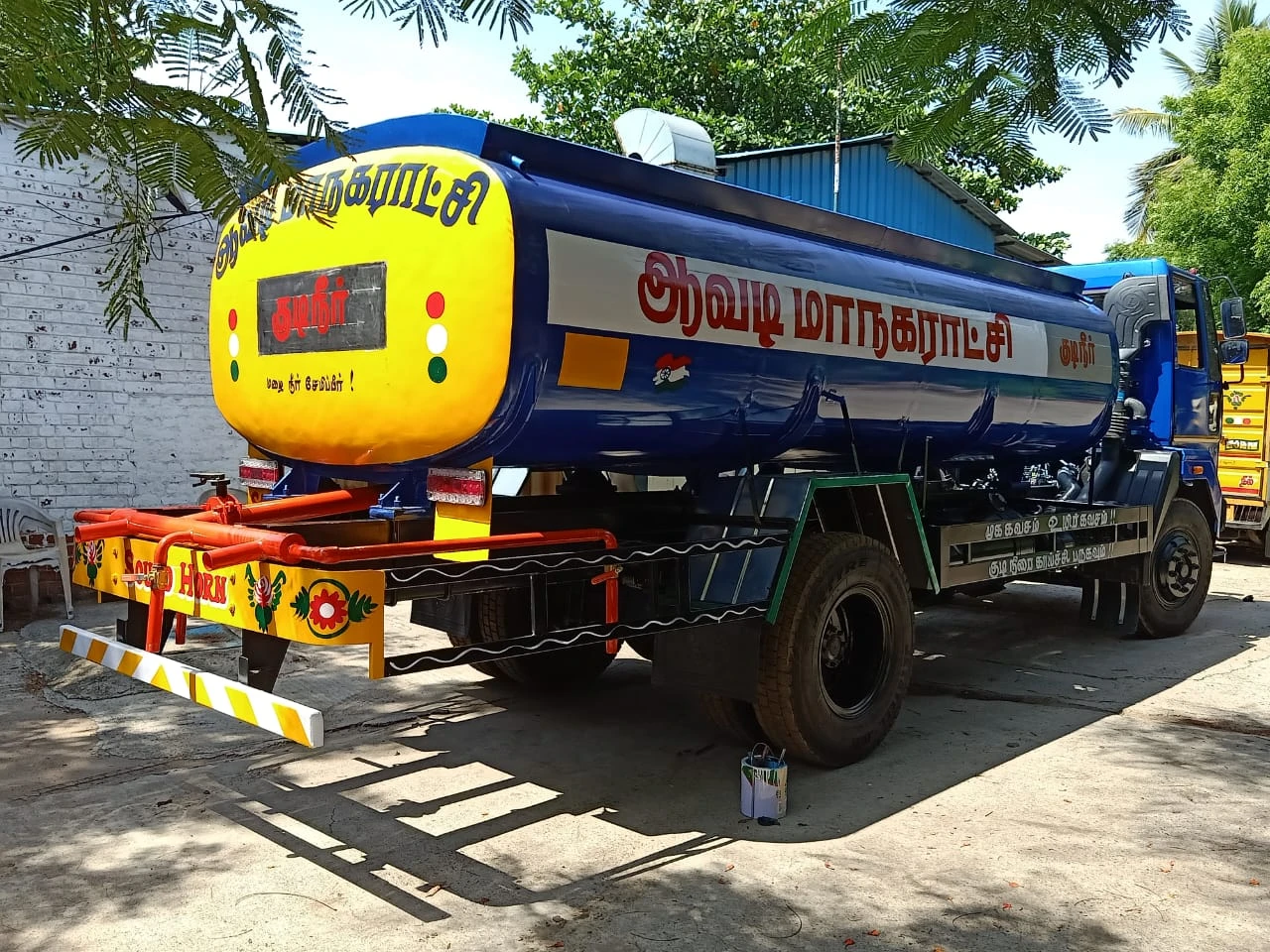 New vehicle body building